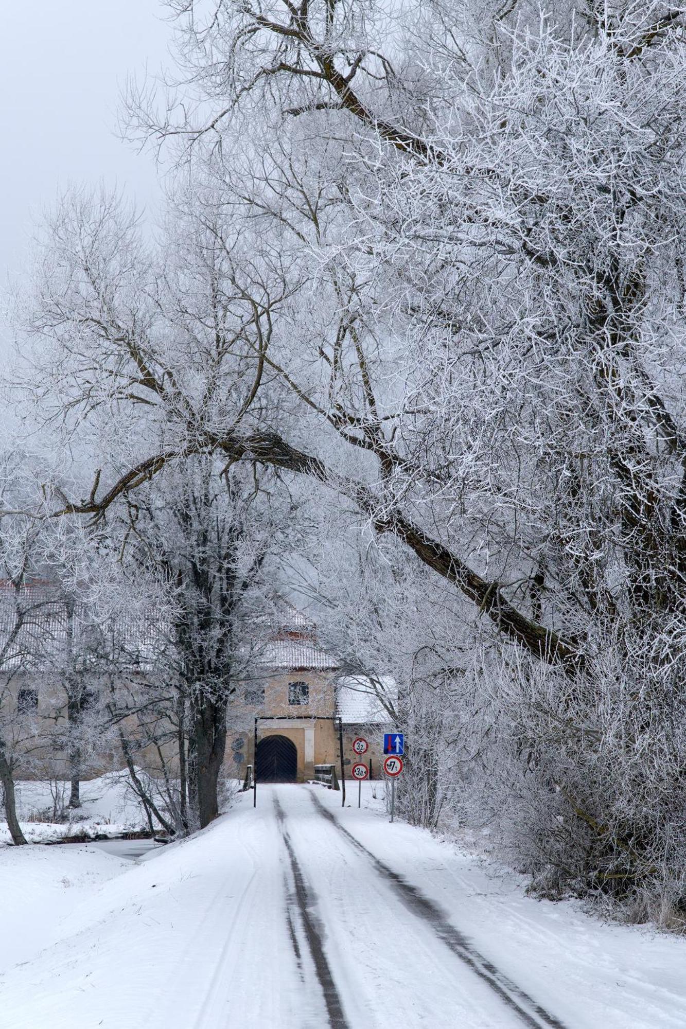 Slokenbekas Muiza Hotel Milzkalne Kültér fotó